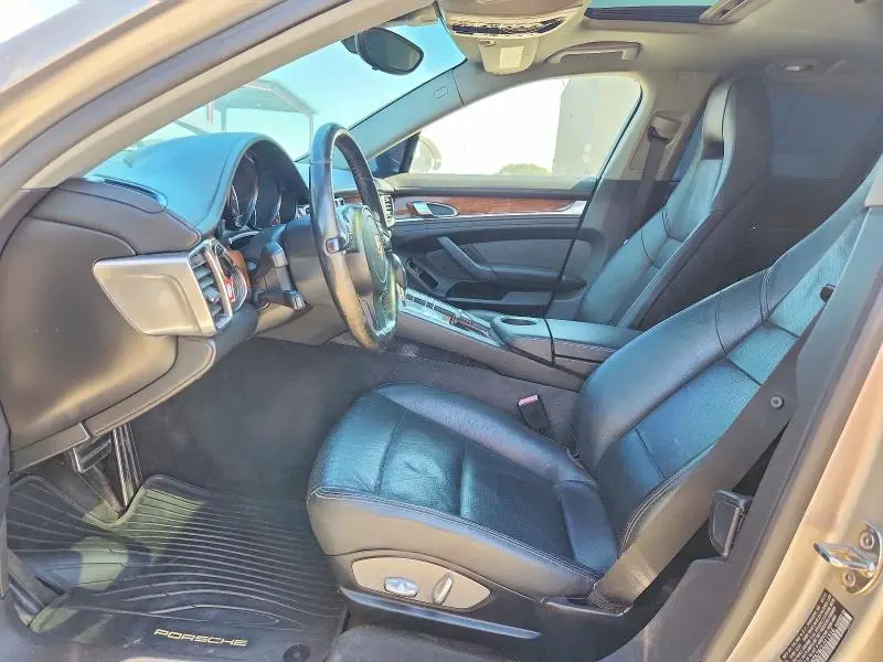 2012 PORSCHE PANAMERA 2  