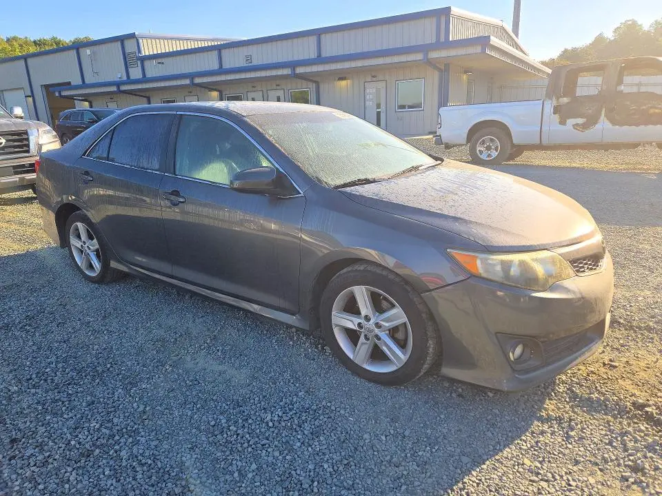 2013 TOYOTA CAMRY SE  