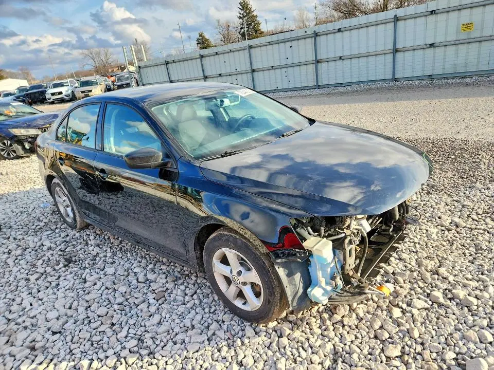 2015 VOLKSWAGEN JETTA BASE  