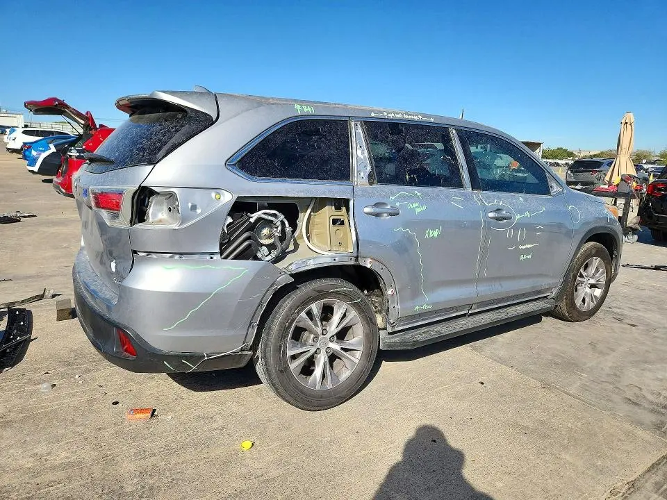 2015 TOYOTA HIGHLANDER XLE  