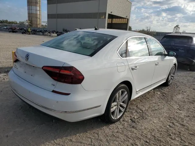 2017 VOLKSWAGEN PASSAT SE  