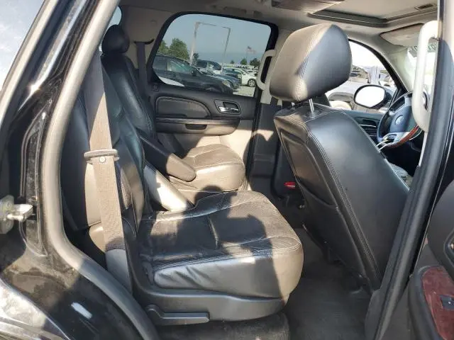 2010 CADILLAC ESCALADE   