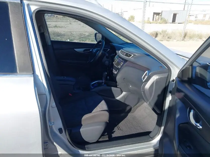 2016 NISSAN ROGUE SV