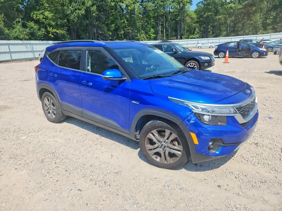 2021 KIA SELTOS S  