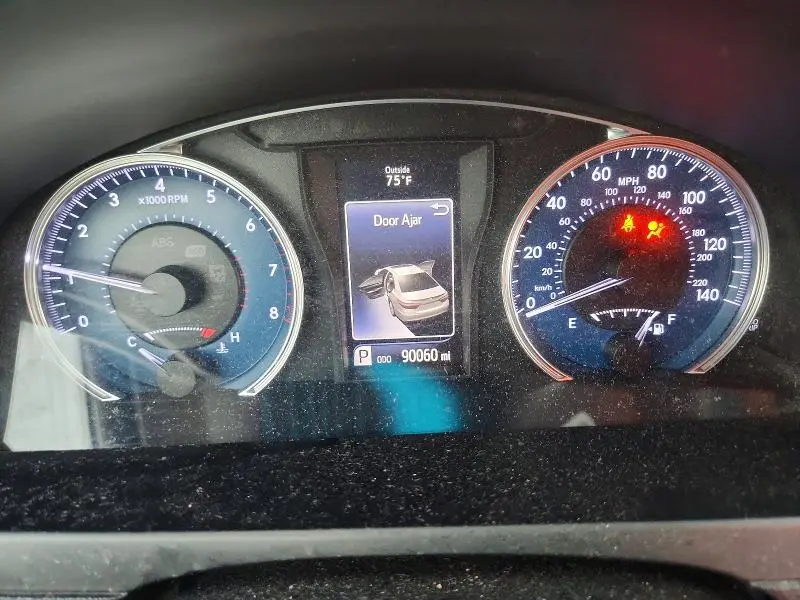 2016 TOYOTA CAMRY XLE  