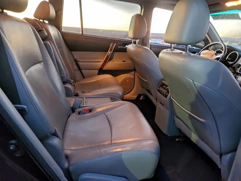 2013 TOYOTA HIGHLANDER LIMITED  