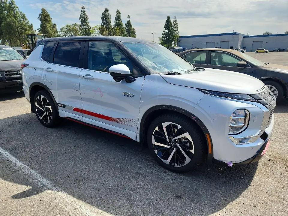 2023 MITSUBISHI OUTLANDER SE  