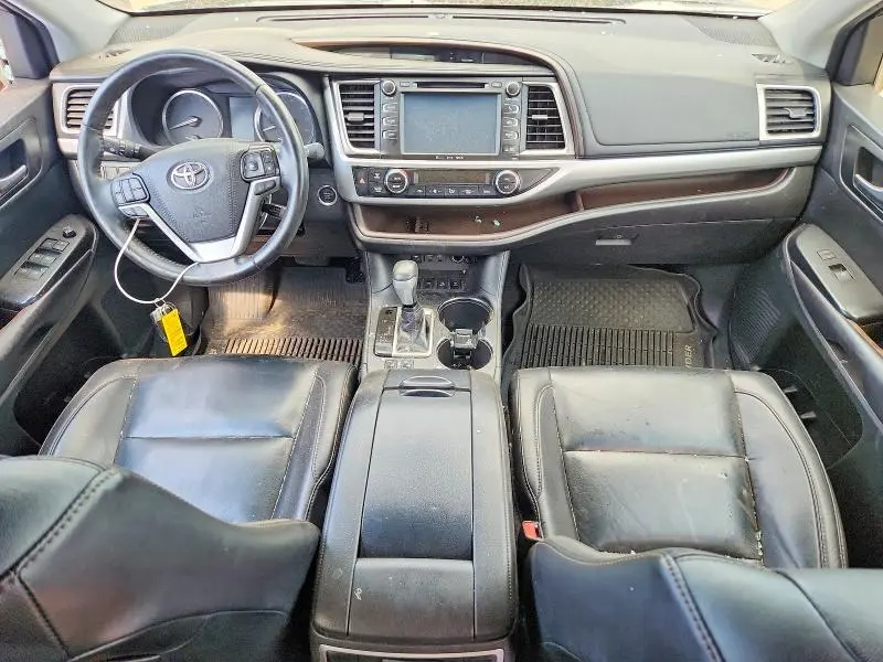 2019 TOYOTA HIGHLANDER XLE  