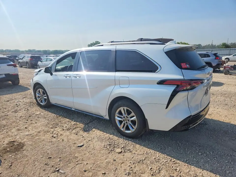 2022 TOYOTA SIENNA LIMITED 7-PASSENGER  