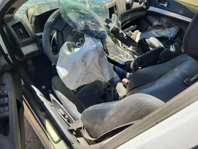 2011 INFINITI G37 BASE  