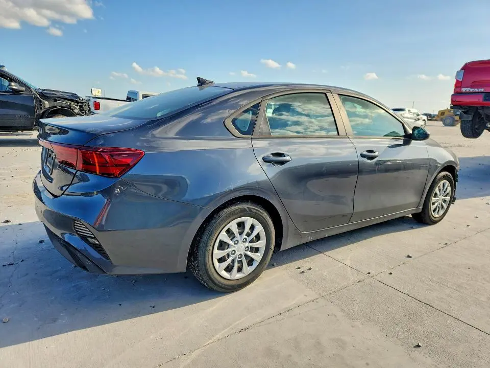 2022 KIA FORTE FE  
