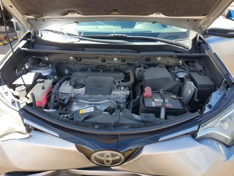 2018 TOYOTA RAV4 XLE  