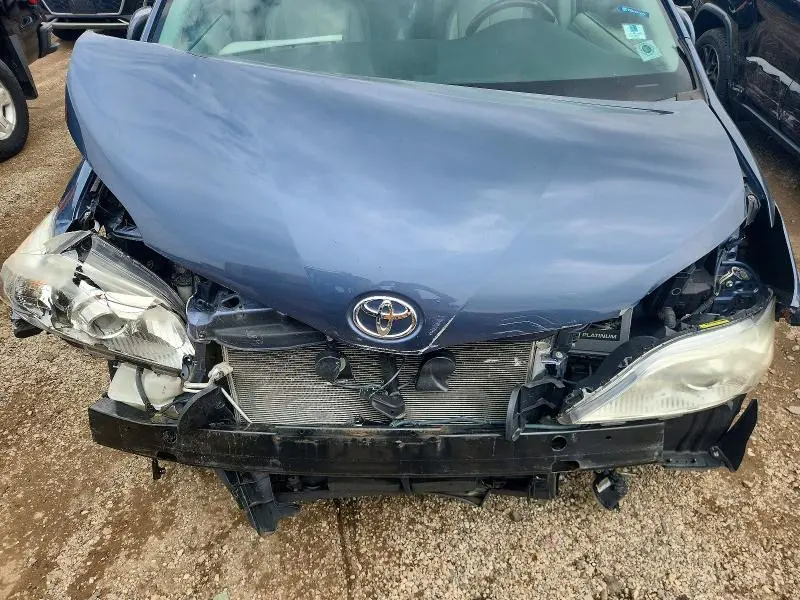 2013 TOYOTA SIENNA LIMITED 7-PASSENGER  
