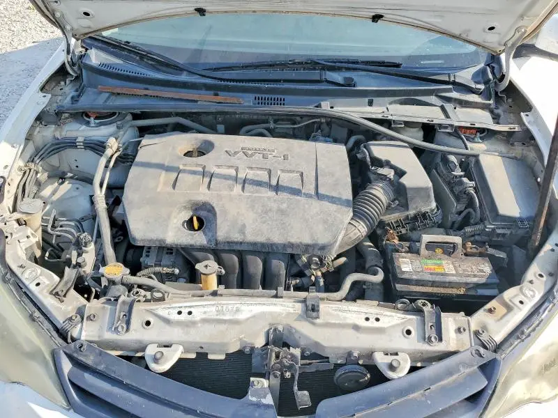 2015 TOYOTA COROLLA LE PLUS  