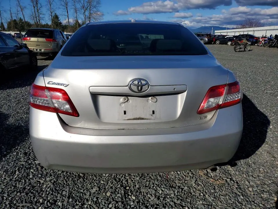 2011 TOYOTA CAMRY LE  