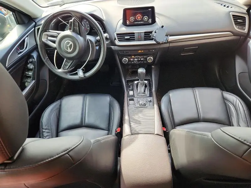 2018 MAZDA 3 TOURING  