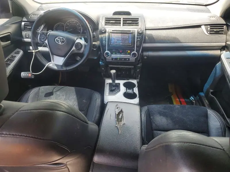 2013 TOYOTA CAMRY SE  