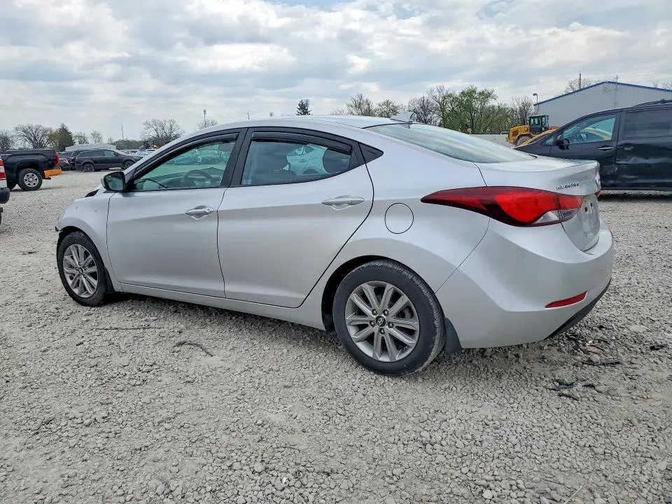 2016 HYUNDAI ELANTRA SE  