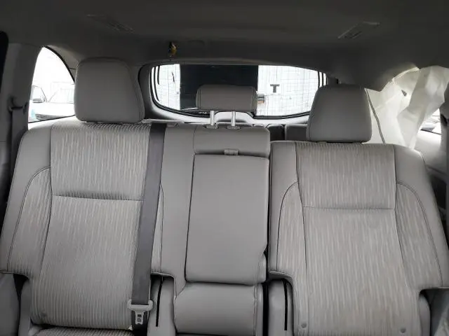 2014 TOYOTA HIGHLANDER LE  