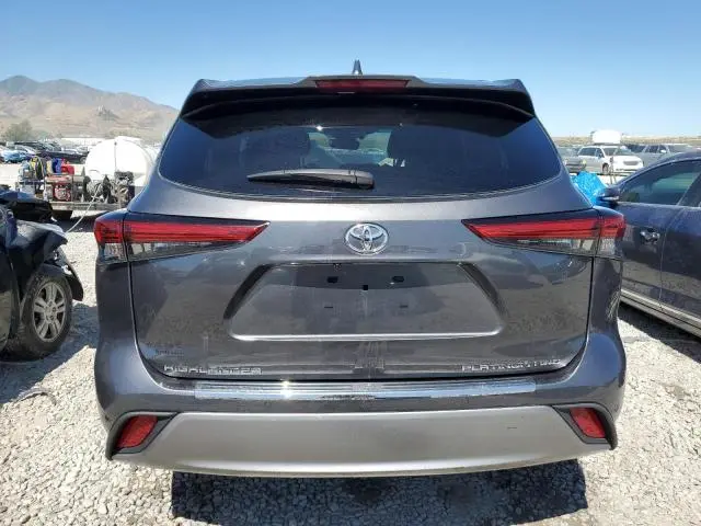 2022 TOYOTA HIGHLANDER PLATINUM  