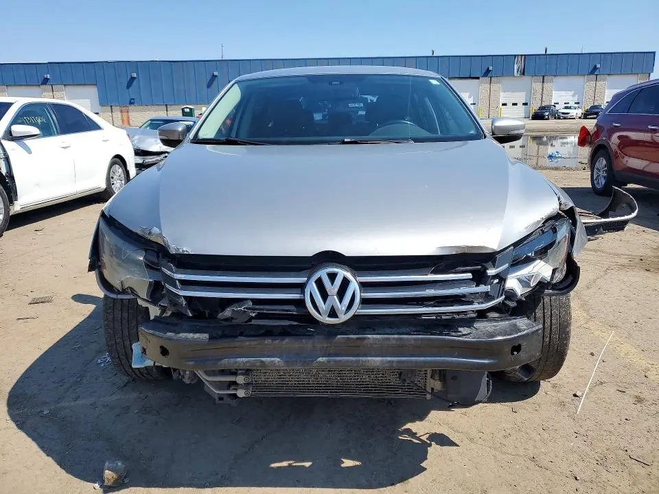 2014 VOLKSWAGEN PASSAT SE  