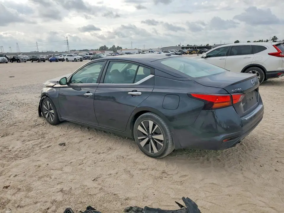2021 NISSAN ALTIMA SV  