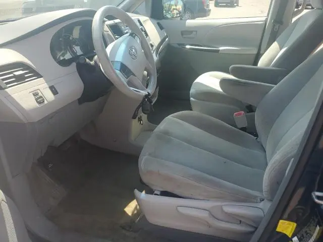 2012 TOYOTA SIENNA   