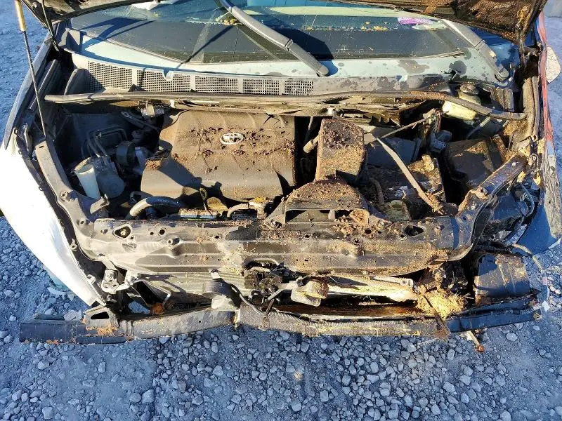 2015 TOYOTA SIENNA LE 8-PASSENGER  