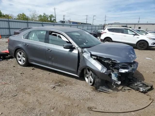 2013 VOLKSWAGEN PASSAT SE  