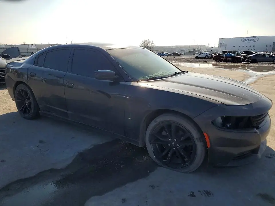 2018 DODGE CHARGER SXT  