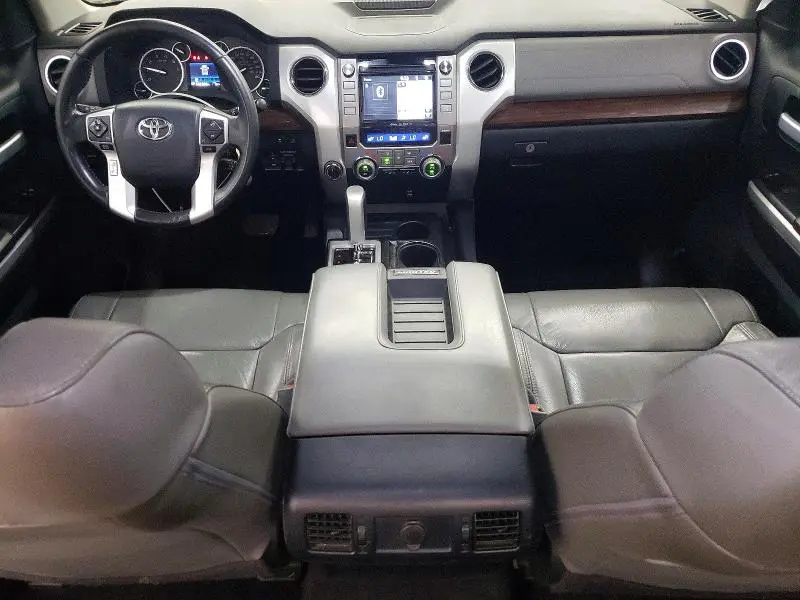 2017 TOYOTA TUNDRA CREWMAX LIMITED  