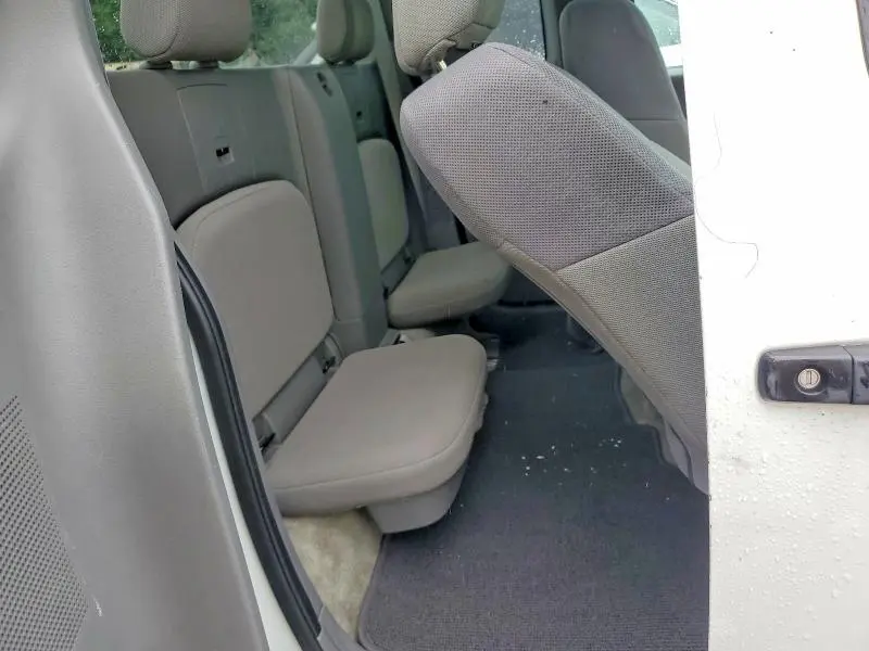 2017 NISSAN FRONTIER S  