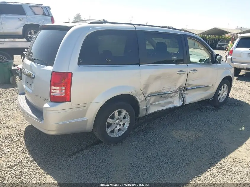 2010 CHRYSLER TOWN & COUNTRY TOURING