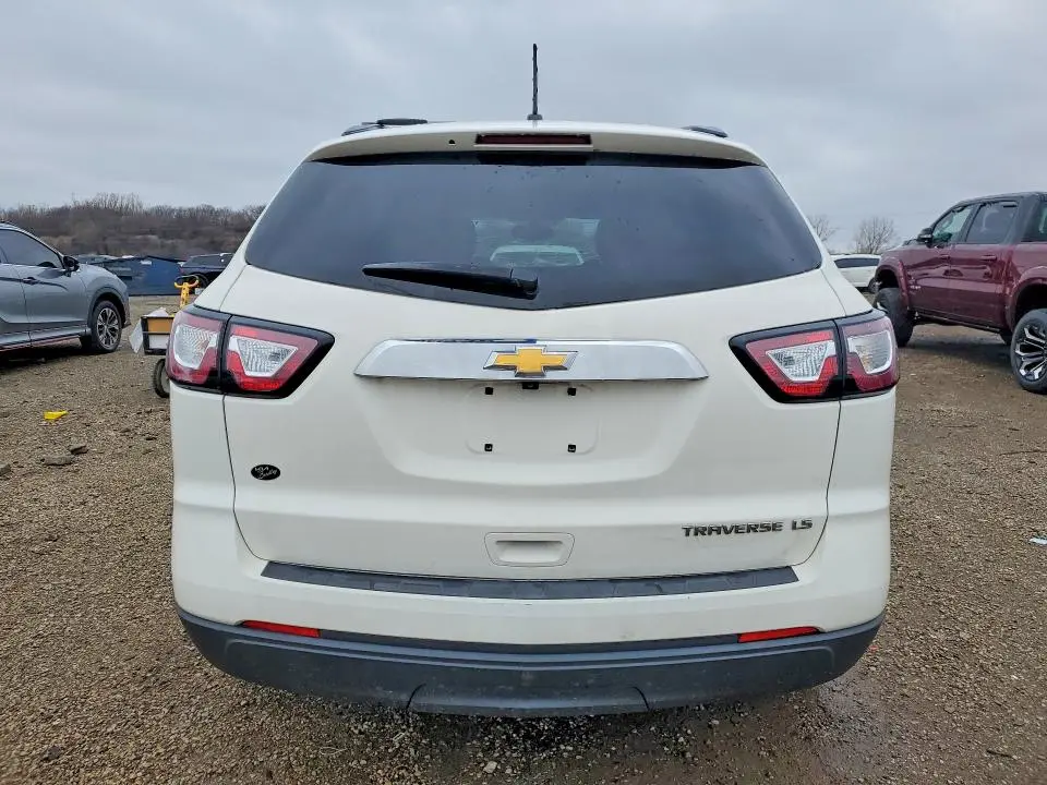 2015 CHEVROLET TRAVERSE LS  
