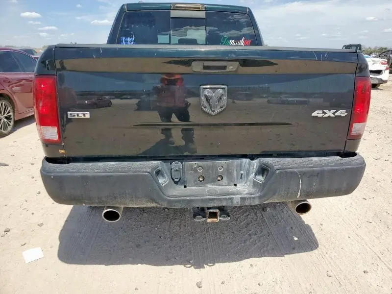 2016 RAM 1500 SLT  