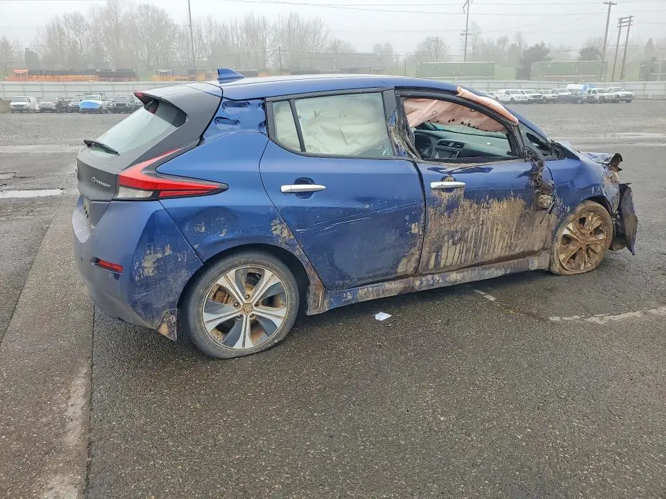 2020 NISSAN LEAF SV  