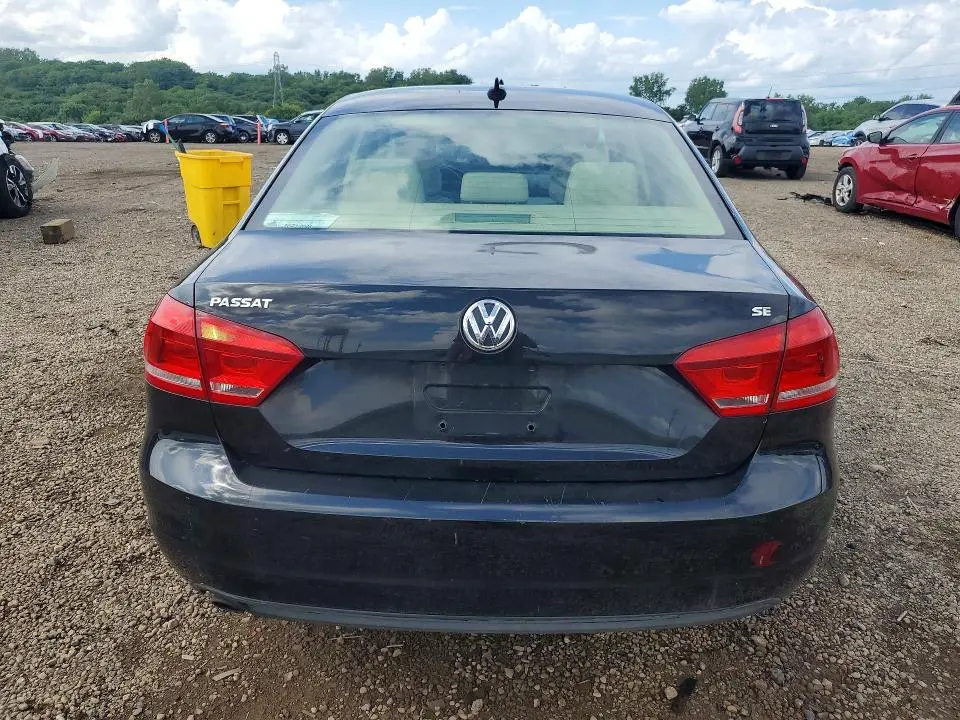2013 VOLKSWAGEN PASSAT SE  