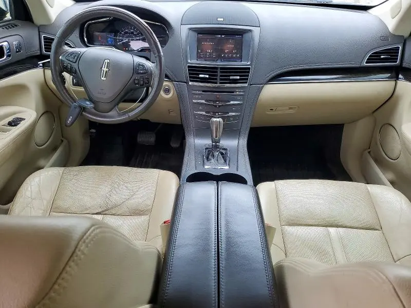 2013 LINCOLN MKT   