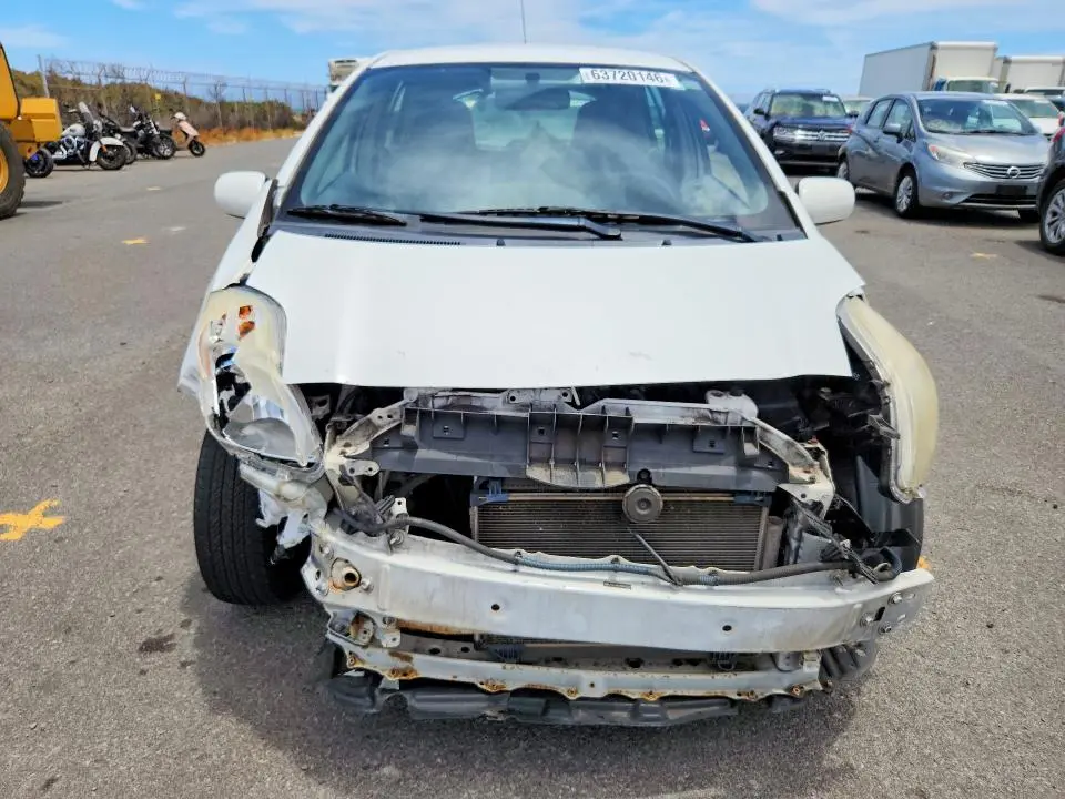 2010 TOYOTA YARIS BASE  