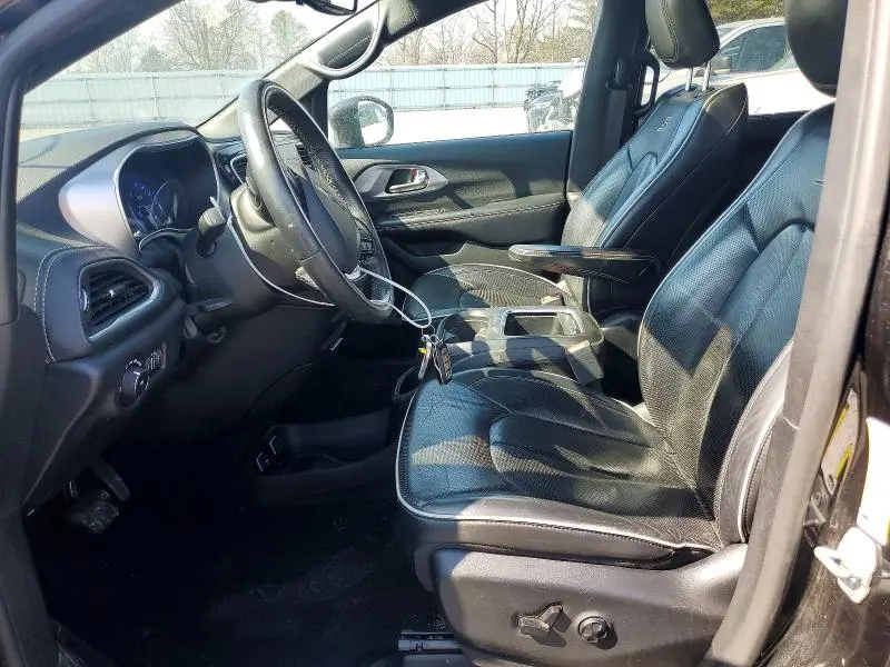 2019 CHRYSLER PACIFICA LIMITED  