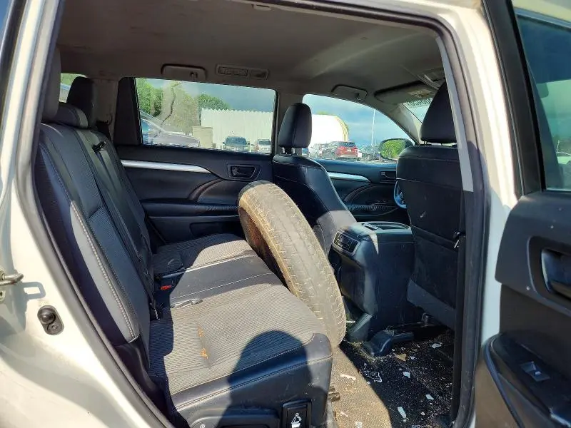 2015 TOYOTA HIGHLANDER LE PLUS  