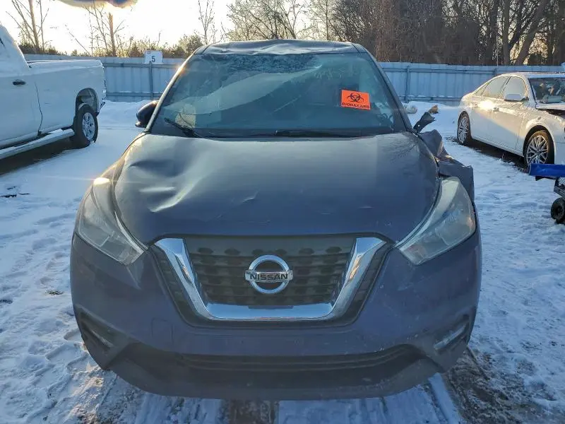 2019 NISSAN KICKS S  
