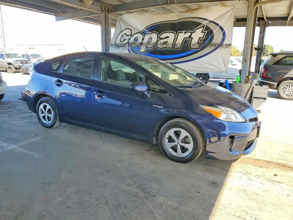 2013 TOYOTA PRIUS THREE  