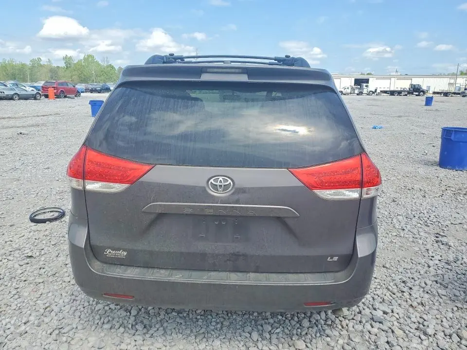 2012 TOYOTA SIENNA LE 8-PASSENGER  