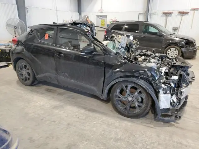 2021 TOYOTA C-HR XLE  