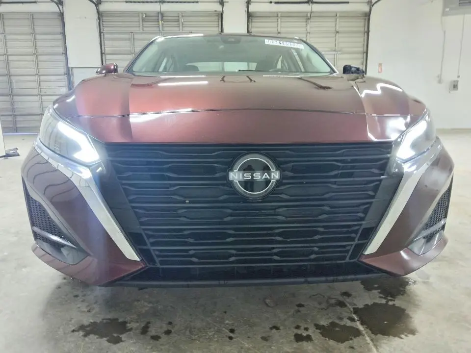 2023 NISSAN ALTIMA SV  