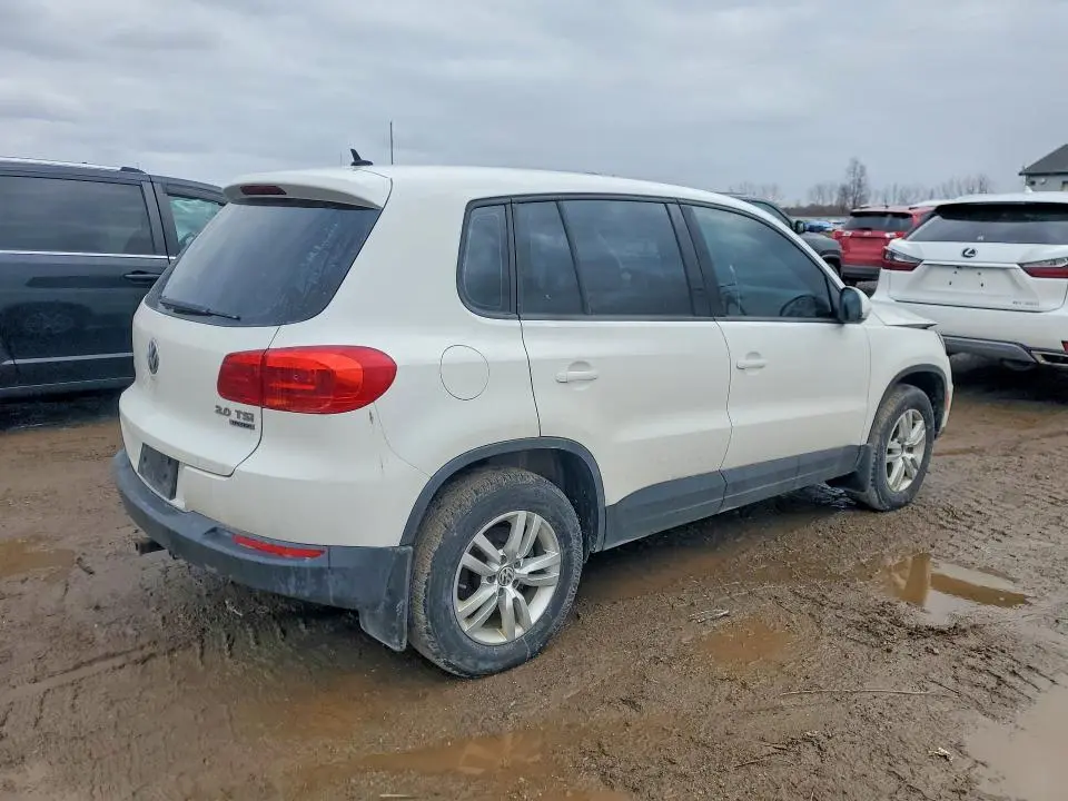 2013 VOLKSWAGEN TIGUAN S  
