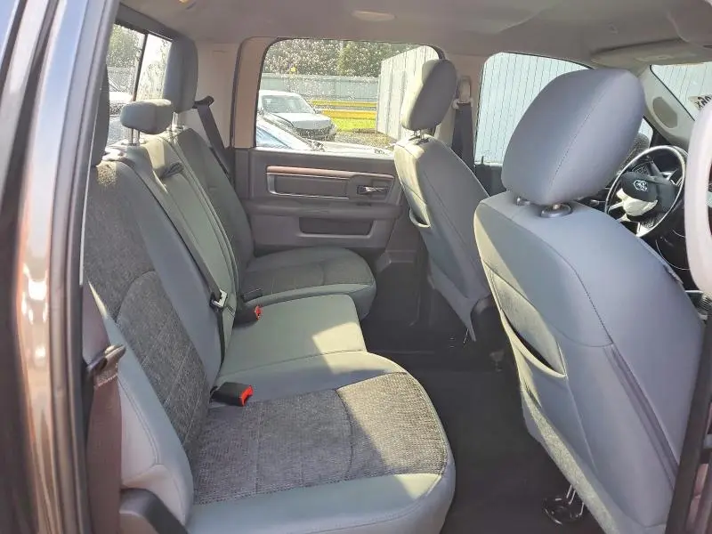 2017 RAM 1500 SLT  