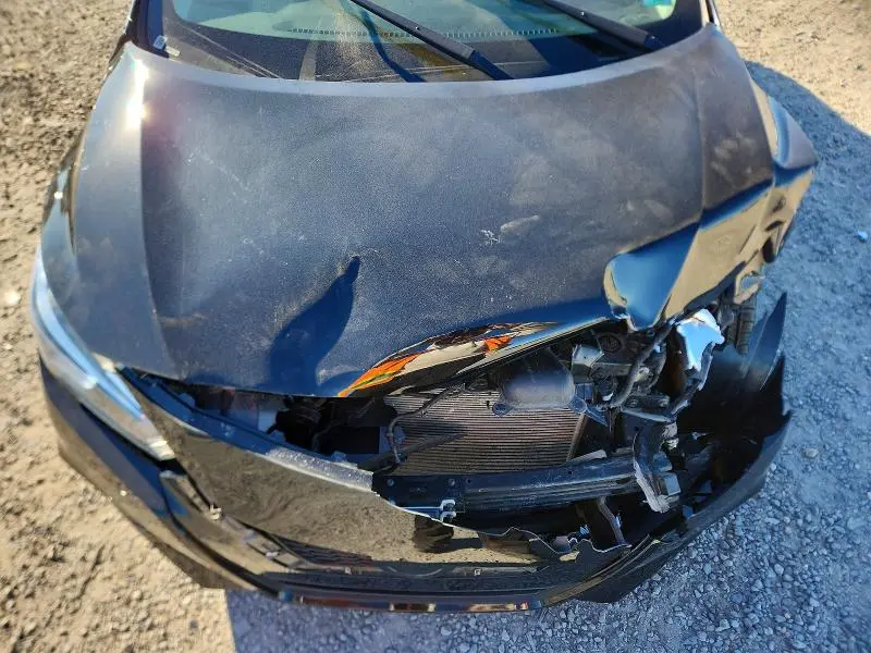 2022 NISSAN VERSA SV  