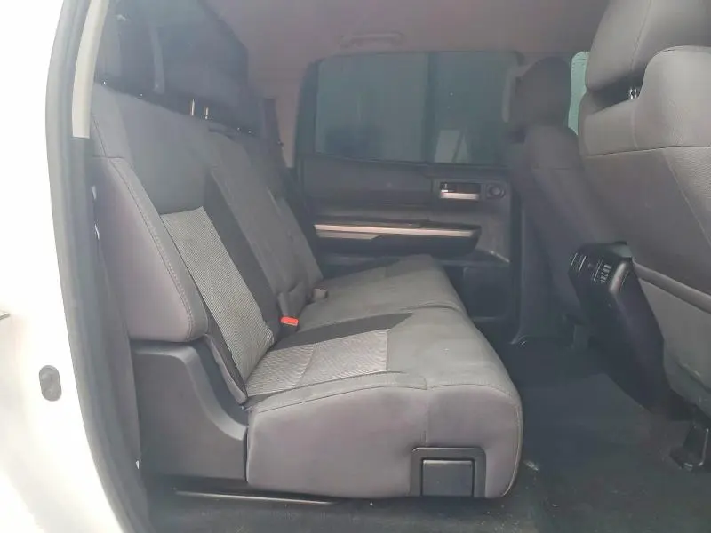 2016 TOYOTA TUNDRA CREWMAX SR5  